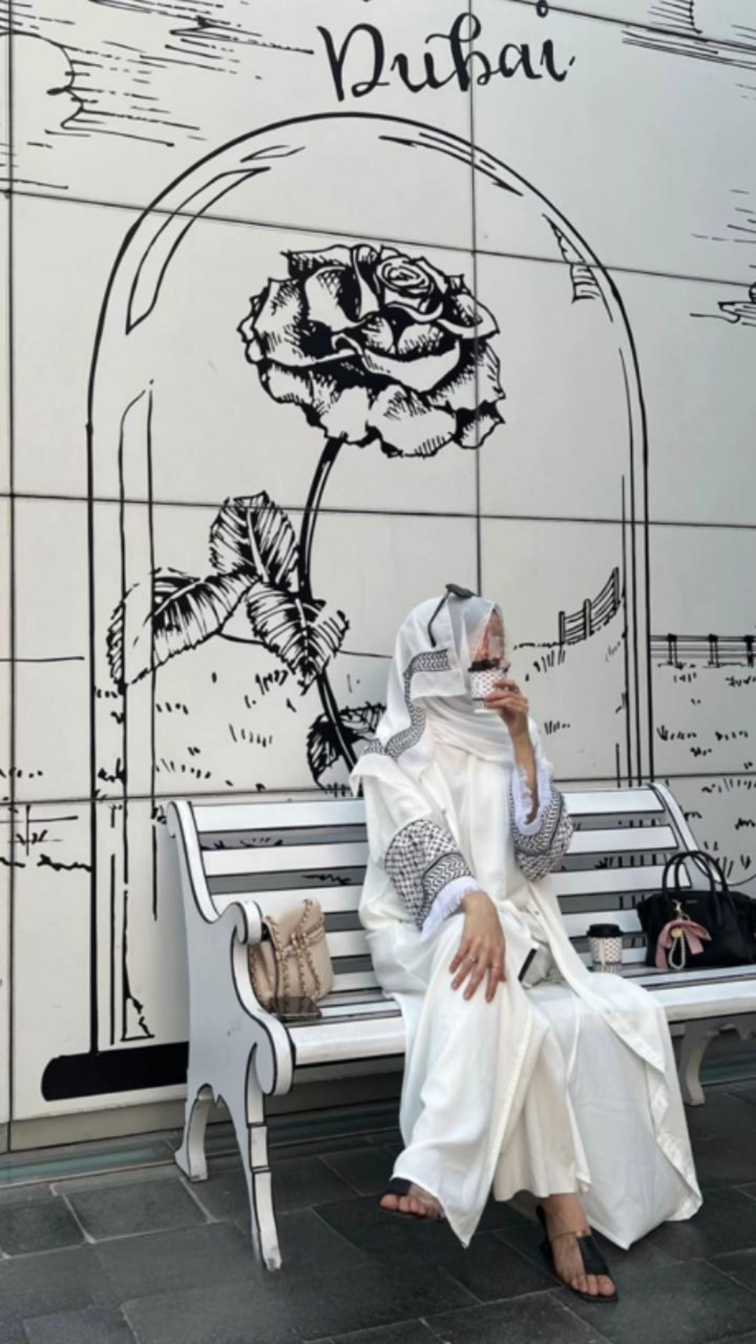 Abaya inspired palastin