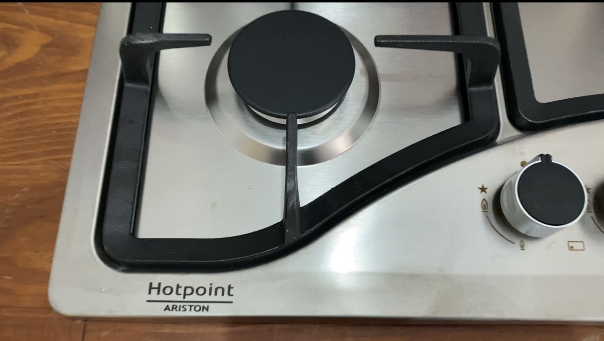 Plaque Ariston inox fonte 5F طاولة المطبخ اريسطون 5 شعلات