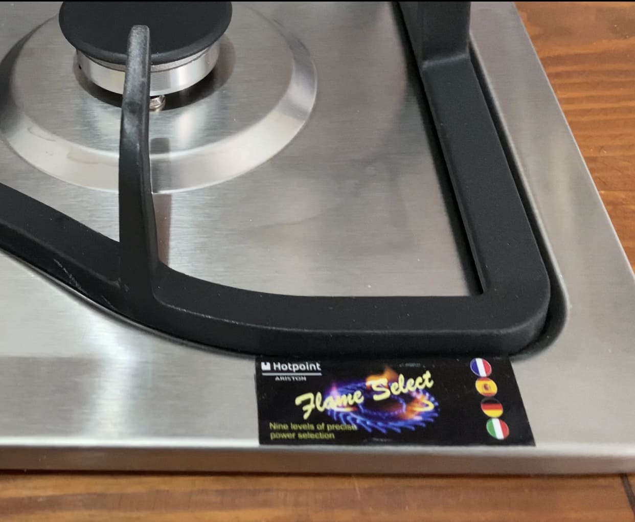 Plaque Ariston inox fonte 5F طاولة المطبخ اريسطون 5 شعلات